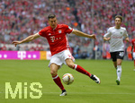 14.05.2016, Fussball 1.Bundesliga 2015/2016, 34.Spieltag, FC Bayern Mnchen - Hannover 96, in der Allianz-Arena Mnchen. Robert Lewandowski (FC Bayern Mnchen) am Ball.
