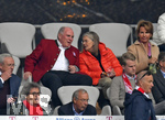 14.05.2016, Fussball 1.Bundesliga 2015/2016, 34.Spieltag, FC Bayern Mnchen - Hannover 96, in der Allianz-Arena Mnchen. v.li: Ex-Prsident Uli Hoeness (li, Bayern Mnchen) mit seiner Frau Susi auf der Ehrentribne.