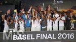 18.05.2016,  Fussball Europa-League Finale 2016, FC Liverpool - FC Sevilla, im Stadion St. Jacobs-Park in Basel (Schweiz). Sevilla feiert den Pokal