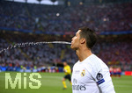 28.05.2016,  Fussball Champions-League Finale 2016, Real Madrid - Atletico Madrid, im Guiseppe Meazza Stadion in Mailand (Italien). Christiano Ronaldo (Real Madrid) spritzt sein Wasser.