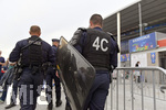 10.06.2016, Fussball EM-2016 Frankreich, Erffnungsspiel, Frankreich - Rumnien, im Stade de France in Paris. Hohes Polizeiaufkommen vor dem Stadion.   