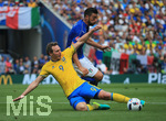 13.06.2016, Fussball EM-2016 Frankreich, Vorrunde, Italien - Schweden, in Toulouse, v.li: Kim Laellstroem (Schweden) gegen Graziano Pelle (Italien)