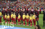 18.06.2016, Fussball EM-2016 Frankreich, Vorrunde, Portugal - sterreich, im Prinzenpark-Stadion Paris. Team Portugal bei der Nationalhymne.
