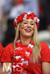 19.06.2016, Fussball EM-2016 Frankreich, Vorrunde, Schweiz - Frankreich, im Grand Stade in Lille. Weiblicher Schweizer Fan lacht glcklich.