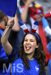 19.06.2016, Fussball EM-2016 Frankreich, Vorrunde, Schweiz - Frankreich, im Grand Stade in Lille. Weiblicher Fan Frankreich.