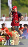 11.07.2016,  Fussball 1. Liga 2016/2017, FC Bayern Mnchen,  Trainingsauftakt an der Sbenerstrasse, Trainer Carlos Ancelotti (Bayern Mnchen) spricht hier mit Holger Badstuber (Bayern Mnchen).