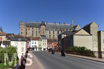 09.07.2016, Fussball EM-2016 Frankreich, Land und Leute, Die Stadt Lapalisse in der Auvergne,  Chteau Lapalisse, das Schloss thront auf einem Berg ber der Stadt.