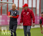 14.07.2016,  Fussball 1. Liga 2016/2017, FC Bayern Mnchen,  Training an der Sbenerstrasse, v.li:  Arjen Robben (FC Bayern Mnchen), Trainer Carlo Ancelotti (FC Bayern Mnchen).