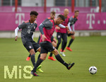 14.07.2016,  Fussball 1. Liga 2016/2017, FC Bayern Mnchen,  Training an der Sbenerstrasse, Xabi Alonso (re, FC Bayern Mnchen) 
