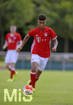 17.07.2016, Fussball Benefizspiel, U19/U21 FC Bayern Mnchen - Team Unterallgu, in Mindelheim. Timothy Tillman (Bayern Mnchen) am Ball.