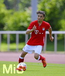 17.07.2016, Fussball Benefizspiel, U19/U21 FC Bayern Mnchen - Team Unterallgu, in Mindelheim. Okan Memetoglou (Bayern Mnchen) am Ball.
