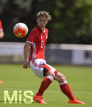 17.07.2016, Fussball Benefizspiel, U19/U21 FC Bayern Mnchen - Team Unterallgu, in Mindelheim. Niklas Tarnat (Bayern Mnchen) am Ball.