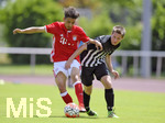 17.07.2016, Fussball Benefizspiel, U19/U21 FC Bayern Mnchen - Team Unterallgu, in Mindelheim. Okan Memetoglou (li, Bayern Mnchen) am Ball.