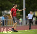 17.07.2016, Fussball Benefizspiel, U19/U21 FC Bayern Mnchen - Team Unterallgu, in Mindelheim. Trainer Holger Seitz (Bayern Mnchen). 