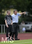 17.07.2016, Fussball Benefizspiel, U19/U21 FC Bayern Mnchen - Team Unterallgu, in Mindelheim. Trainer Egon Coordes (re).