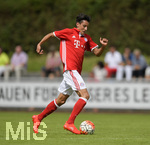 17.07.2016, Fussball Benefizspiel, U19/U21 FC Bayern Mnchen - Team Unterallgu, in Mindelheim. Maximilian Franzke (Bayern) am Ball.