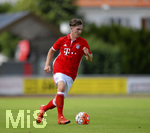17.07.2016, Fussball Benefizspiel, U19/U21 FC Bayern Mnchen - Team Unterallgu, in Mindelheim.  Elias Kollmann (Bayern Mnchen) am Ball.