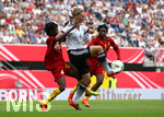 22.07.2016, Fussball Frauen-Lnderspiel , Testspiel, Deutschland - Ghana, in der Benteler-Arena Paderborn. v.l. Regina Antwi (Ghana) gegen Alexandra Popp (Deutschland) und Faiza Ibrahim (Ghana) 