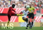 22.07.2016, Fussball Frauen-Lnderspiel , Testspiel, Deutschland - Ghana, in der Benteler-Arena Paderborn. v.l. Priscilla Okyere (Ghana) gegen Sara Dbritz (Deutschland) 