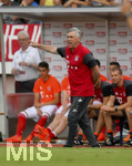 23.07.2016,  Fussball 1.Liga 2016/2017, Testspiel, SpVgg Landshut - FC Bayern Mnchen, in Landshut. Trainer Carlo Ancelotti (FC Bayern Mnchen) gibt lautstark Anweisungen.