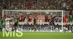 08.08.2016,  Fussball 2.Liga 2016/2017, 1.Spieltag, VfB Stuttgart - FC St. Pauli Hamburg, in der Mercedes-Benz-Arena Stuttgart. Torschuss zum Siegtor 2:1 von Christian Gentner (re, Stuttgart).