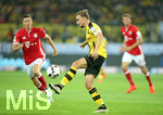14.08.2016,   DFL Supercup 2016, Borussia Dortmund - FC Bayern Mnchen, im Signal Iduna Park Dortmund. v.l. Robert Lewandowski (Bayern Mnchen) gegen Marcel Schmelzer (Dortmund) 