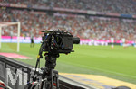 26.08.2016,  Fussball 1.Liga 2016/2017, 1.Spieltag, FC Bayern Mnchen - SV Werder Bremen, in der Allianz Arena Mnchen. Stereo-VR-Kamera fr die Livebetragung im Internet auf eine VR-Brille (Virtual reality) am Spielfeldrand.