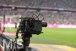 26.08.2016,  Fussball 1.Liga 2016/2017, 1.Spieltag, FC Bayern Mnchen - SV Werder Bremen, in der Allianz Arena Mnchen. Stereo-VR-Kamera fr die Livebetragung im Internet auf eine VR-Brille (Virtual reality) steht am Spielfeldrand.