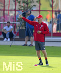 29.08.2016,  Fussball 1.Liga 2016/2017, FC Bayern Mnchen, Training an der Sbenerstrasse. Trainer Carlo Ancelotti (FC Bayern Mnchen) gibt den Spielern Anweisungen.