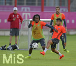 29.08.2016,  Fussball 1.Liga 2016/2017, FC Bayern Mnchen, Training an der Sbenerstrasse. li: Renato Sanches (Bayern Mnchen) 