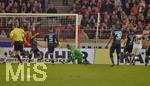 21.10.2016,  Fussball 2.Liga 2016/2017, 10.Spieltag,  VfB Stuttgart - TSV 1860 Mnchen, in der Mercedes-Benz-Arena Stuttgart. Treffer zum 1:0