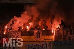 21.10.2016,  Fussball 2.Liga 2016/2017, 10.Spieltag,  VfB Stuttgart - TSV 1860 Mnchen, in der Mercedes-Benz-Arena Stuttgart. Lwenfans znden Bengalos.