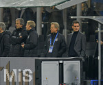 15.11.2016, Fussball Test-Lnderspiel, Italien - Deutschland, im Guiseppe Meazza Stadion in Mailand. re: Trainer-Assistent Miroslav Klose (Deutschland). 2.v.re: Klaus Eder (Physiotherapeut)