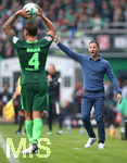 16.09.2017, Fussball 1. Bundesliga 2017/2018, 4. Spieltag, SV Werder Bremen - FC Schalke 04, im Weserstadion Bremen. Trainer Domenico Tedesco (re., Schalke) 