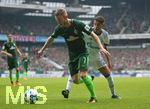16.09.2017, Fussball 1. Bundesliga 2017/2018, 4. Spieltag, SV Werder Bremen - FC Schalke 04, im Weserstadion Bremen. v.l. Florian Kainz (Werder Bremen) gegen Amine Harit (Schalke) 
