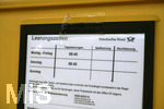 18.09.2017, Deutschland, Bayern, Allgu: Im Ort steht ein Briefkasten der Deutschen Post mit den Leerungszeiten.