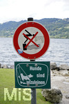 19.09.2017, Alpsee bei Immenstadt im Allgu, Schilder verbieten den badegsten das reinspringen, und Hunde sind anzuleinen.