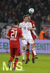 12.01.2018,  Fussball 1.Liga 2017/2018, 18.Spieltag, Bayer Leverkusen - FC Bayern Mnchen, in der BayArena Leverkusen. v.li: Thomas Mller (FC Bayern Mnchen) gegen Sven Bender (Leverkusen).