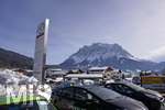 03.03.2018,  Die Zugspitze ist Schneebedeckt, TOYOTA-Autohndler bei Lermoos in sterreich.