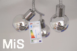 15.03.2018, Deutschland, Deckenleuchte mit Energiesparlampen aus LED Leuchtmittel in einem Mbelhaus. Das Energie-Label sagt A++, beste Energieeffizienz Dank LED-Lampe.