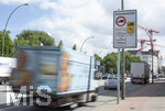 22.06.2018, Dieselfahrverbot in Hamburg. Verkehrsschild in der Stresemannstrae, Durchfahrt fr Dieselfahrzeuge bis Euro 5 verboten

(