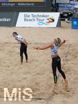 23.06.2018, Die Techniker Beach Tour 2018, Beach-Volleyball, in Dsseldorf, Damen-Finale,  v.li: Melanie Gernert und Elena Kiesling (Berlin) beim Aufschlag.