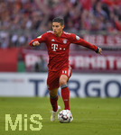 03.04.2019, Fussball DFB Pokal 2018/2019, Viertelfinale,  FC Bayern Mnchen - 1.FC Heidenheim, in der Allianz-Arena Mnchen.    James Rodriguez (FC Bayern Mnchen) am Ball.



