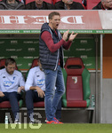 07.04.2019, Fussball 1. Bundesliga 2018/2019, 28. Spieltag, FC Augsburg - TSG 1899 Hoffenheim, in der WWK-Arena Augsburg. Trainer Julian Nagelsmann (Hoffenheim) gibt Anweisungen.


 
