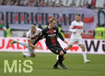 13.04.2019, Fussball 1. Bundesliga 2018/2019, 29. Spieltag, VfB Stuttgart - Bayer Leverkusen, in der Mercedes-Benz-Arena Stuttgart,  v.li: Andreas Beck (Stuttgart) gegen Julian Brandt (Leverkusen)


 
