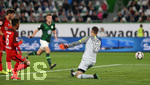 22.04.2019, Fussball 1. Bundesliga 2018/2019, 30. Spieltag, VfL Wolfsburg - Eintracht Frankfurt, in der Volkswagen Arena Wolfsburg. Tor zum 0:1


