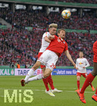 25.05.2019, Fussball DFB-Pokalfinale 2019, RB Leipzig - FC Bayern Mnchen, im Olympiastadion Berlin,  v.li: Kevin Kampl (RB Leipzig) gegen Thomas Mller (FC Bayern Mnchen).

 
