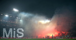 16.09.2019, Fussball 2. Bundesliga 2019/2020, 6. Spieltag, FC St. Pauli - Hamburger SV, im Millerntor-Stadion Hamburg. Pyro im Gstefanblock des HSV



