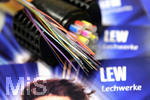 13.08.2019, LEW-Glasfaser FTTH-Ausbau Infoabend, in Jengen bei Buchloe. Ein Kabelpaket mit den Glasfaserkabelstrngen, die in die Huser und Wohnungen verlegt werden liegt zur Info auf dem Tisch. 