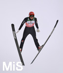 28.12.2019, Skispringen Vierschanzentournee Oberstdorf Training an der Schattenbergschanze, Constantin Schmid (Deutschland) im Flug.